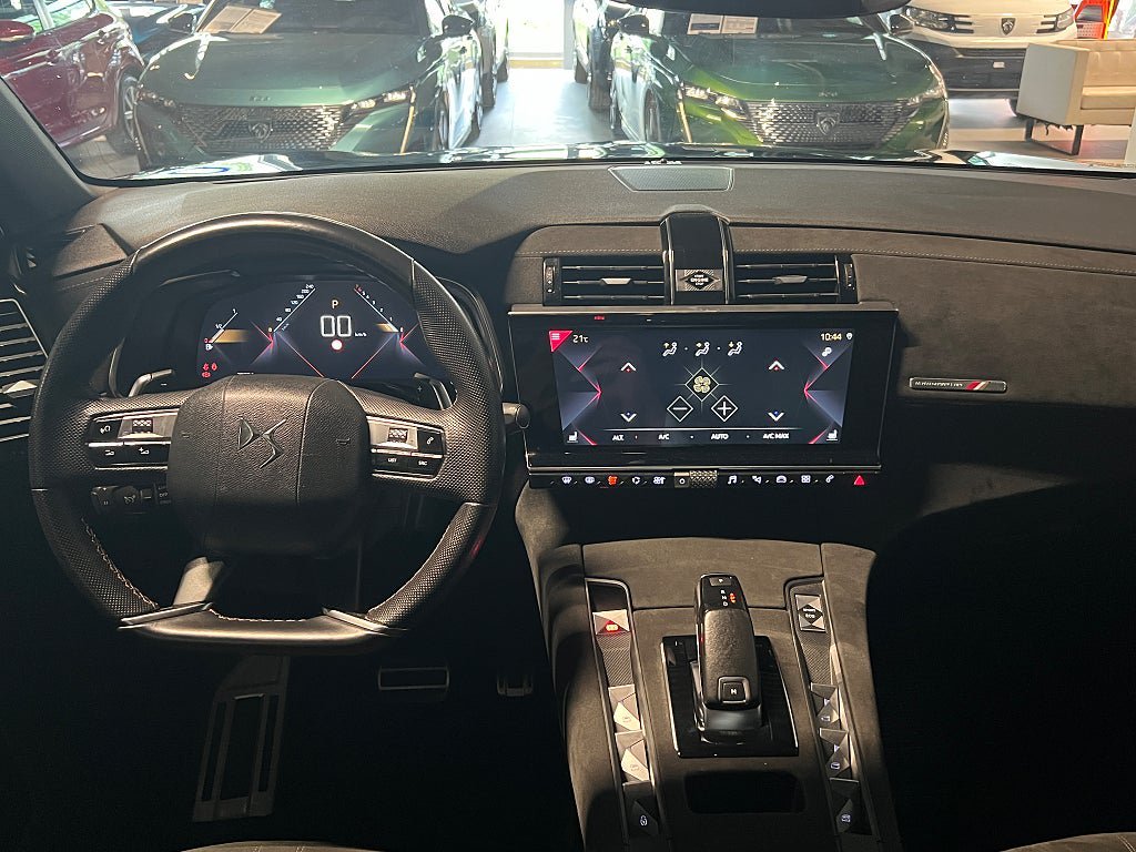 Vehicle Image 13