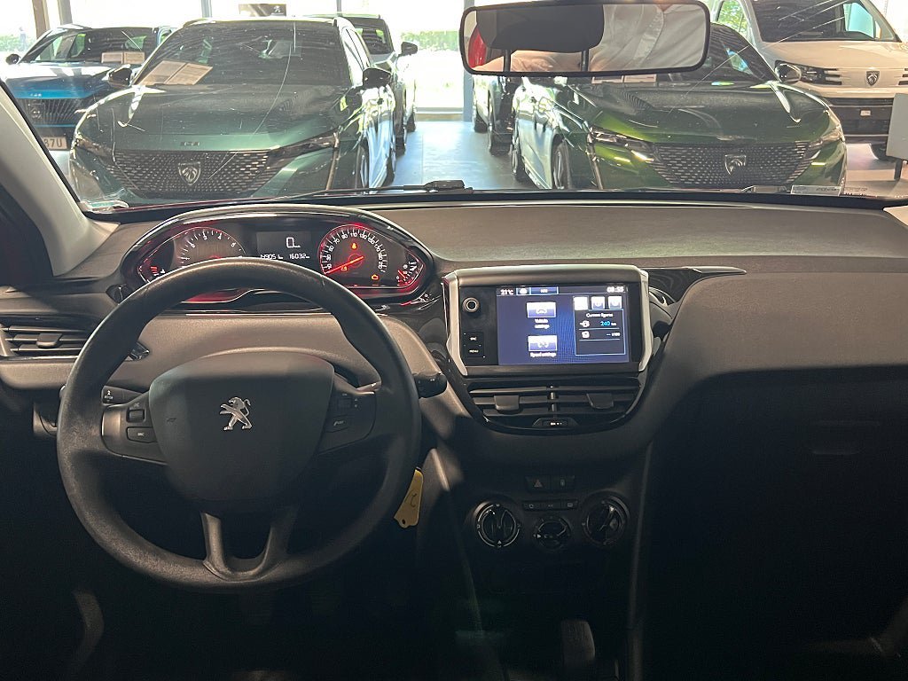 Vehicle Image 15