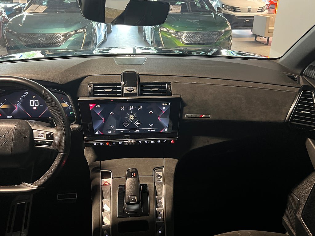 Vehicle Image 14