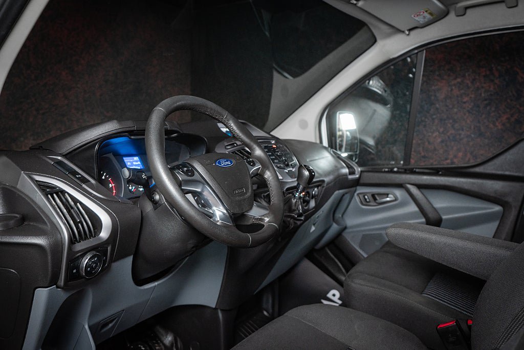 Vehicle Image 12