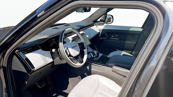 Vehicle Image 11