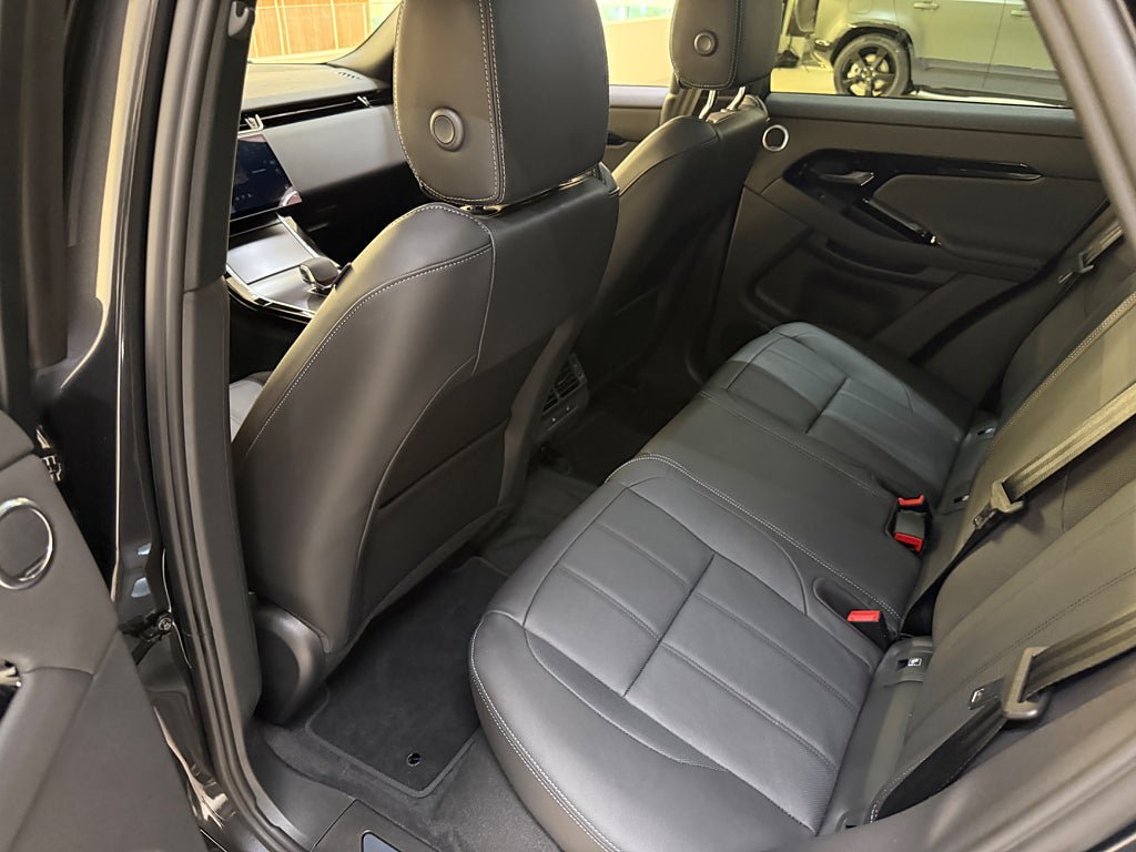 Vehicle Image 17