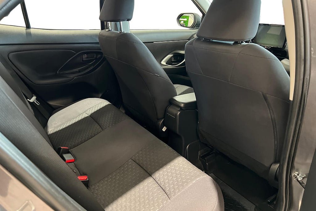 Vehicle Image 9
