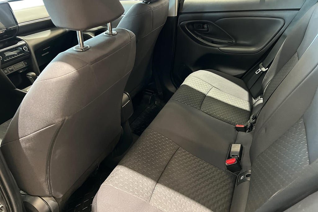 Vehicle Image 13