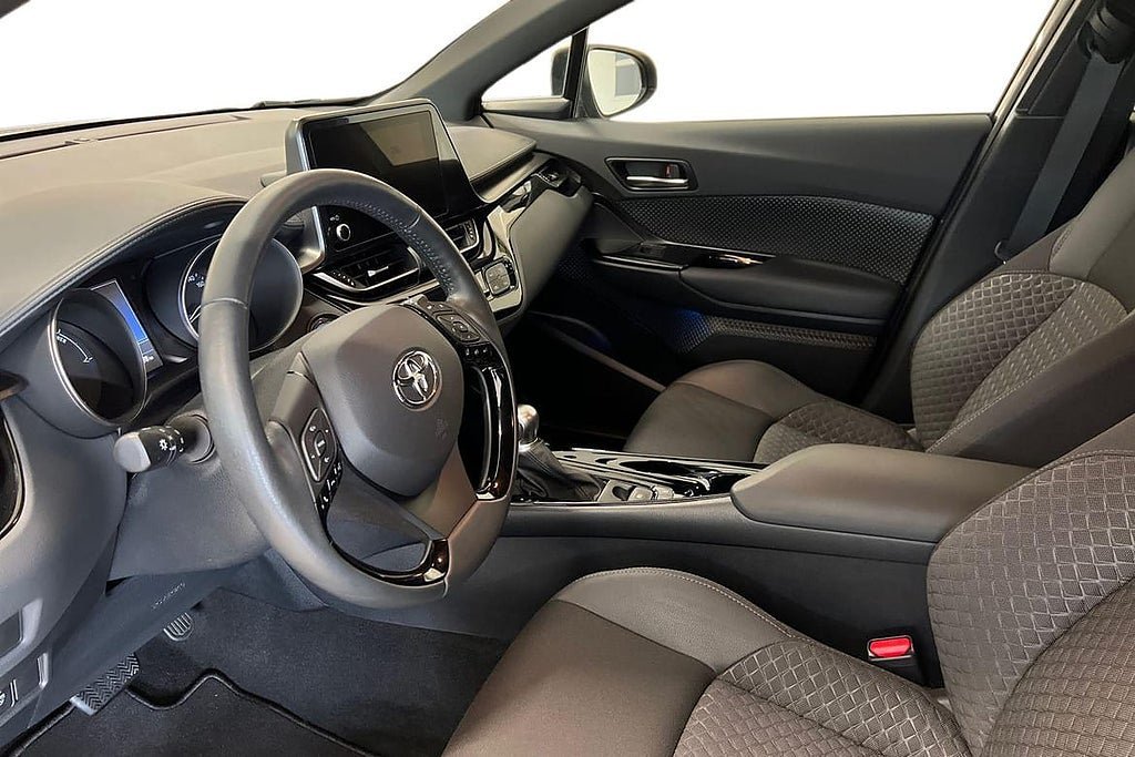 Vehicle Image 12