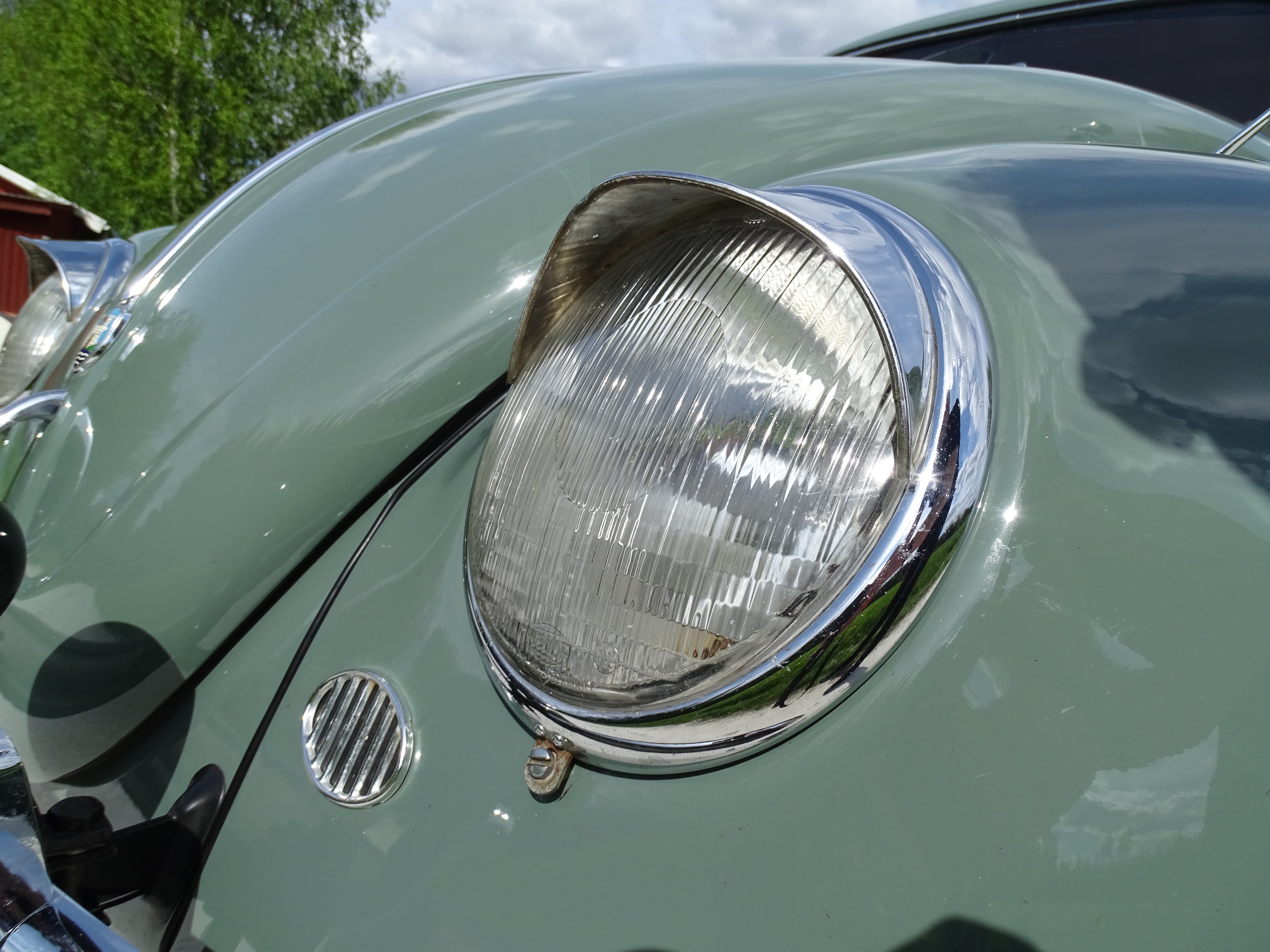 Vehicle Image 25