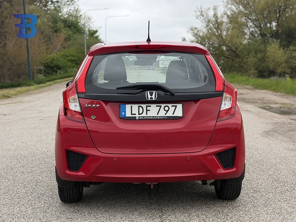 Vehicle Image 15