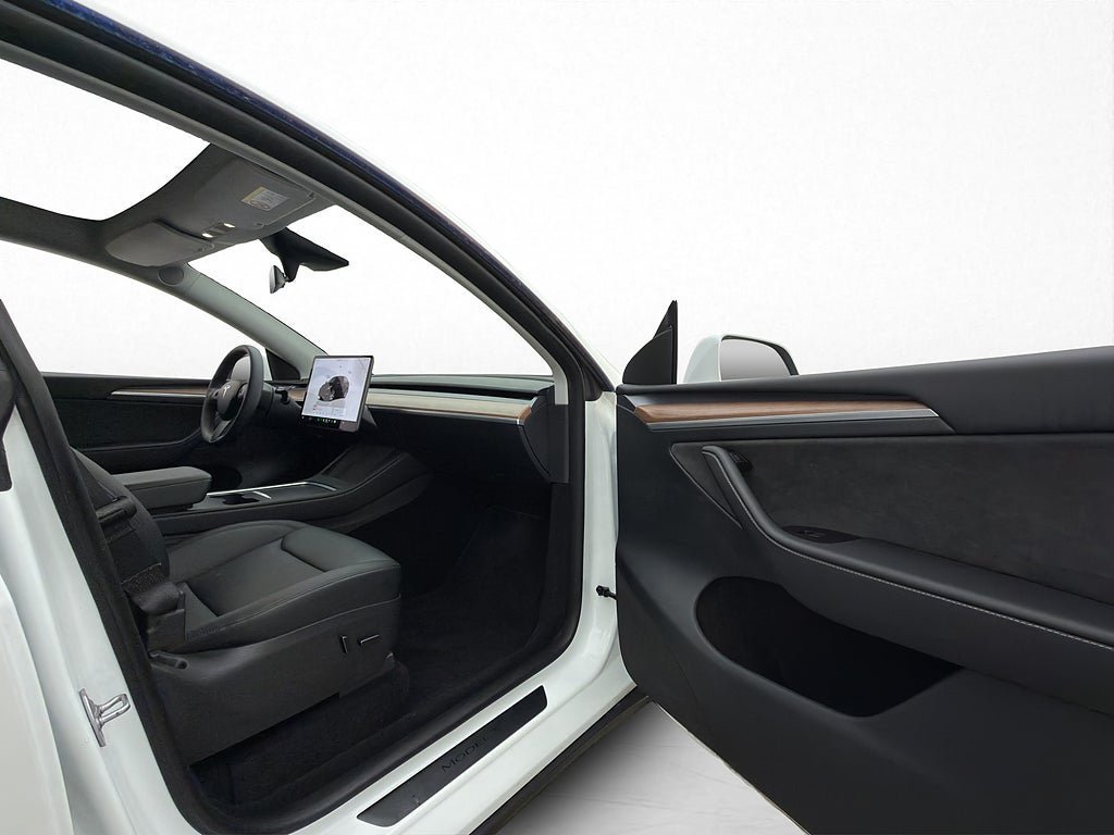 Vehicle Image 21