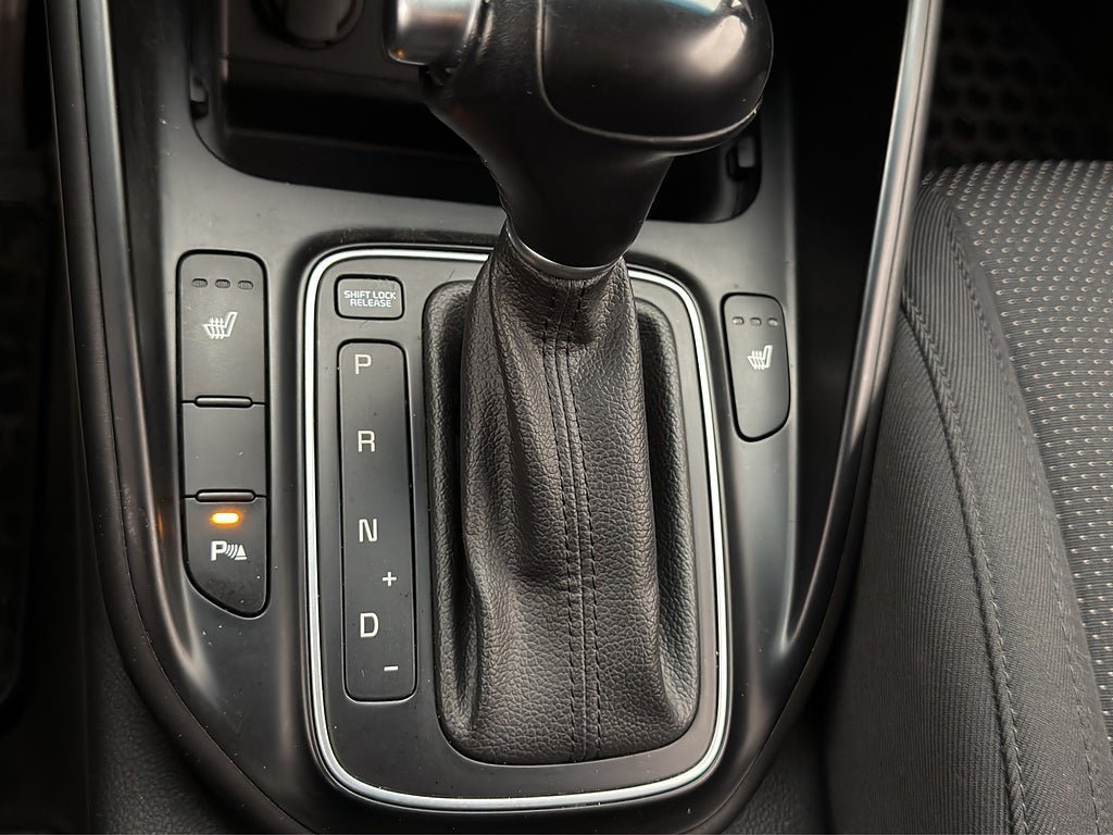 Vehicle Image 21