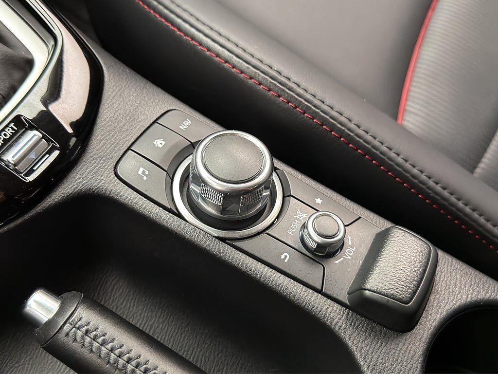 Vehicle Image 21