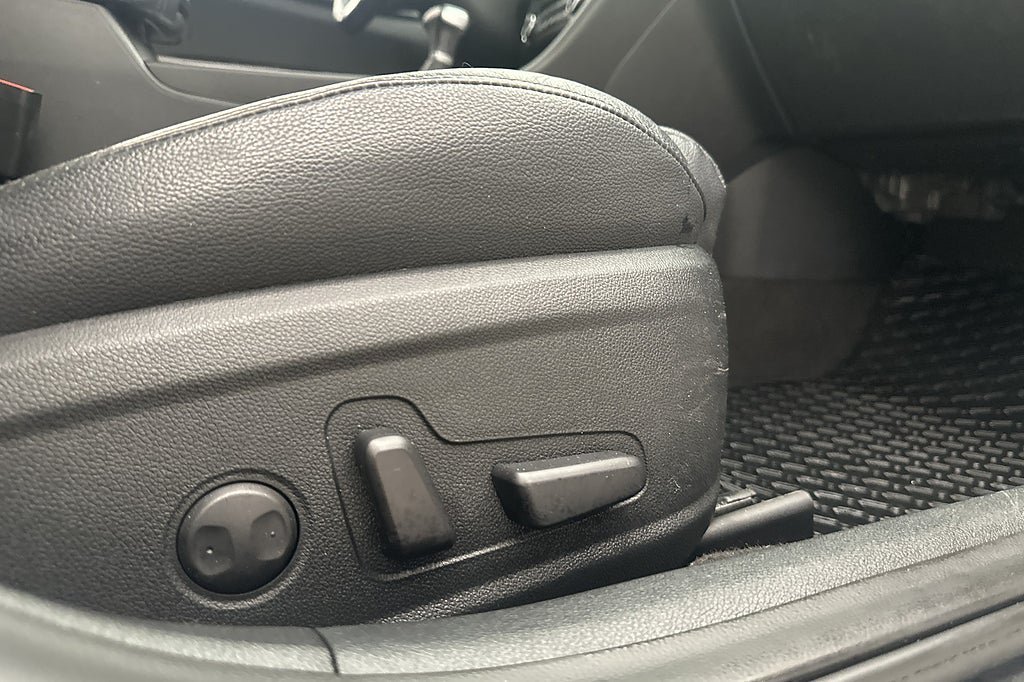 Vehicle Image 28