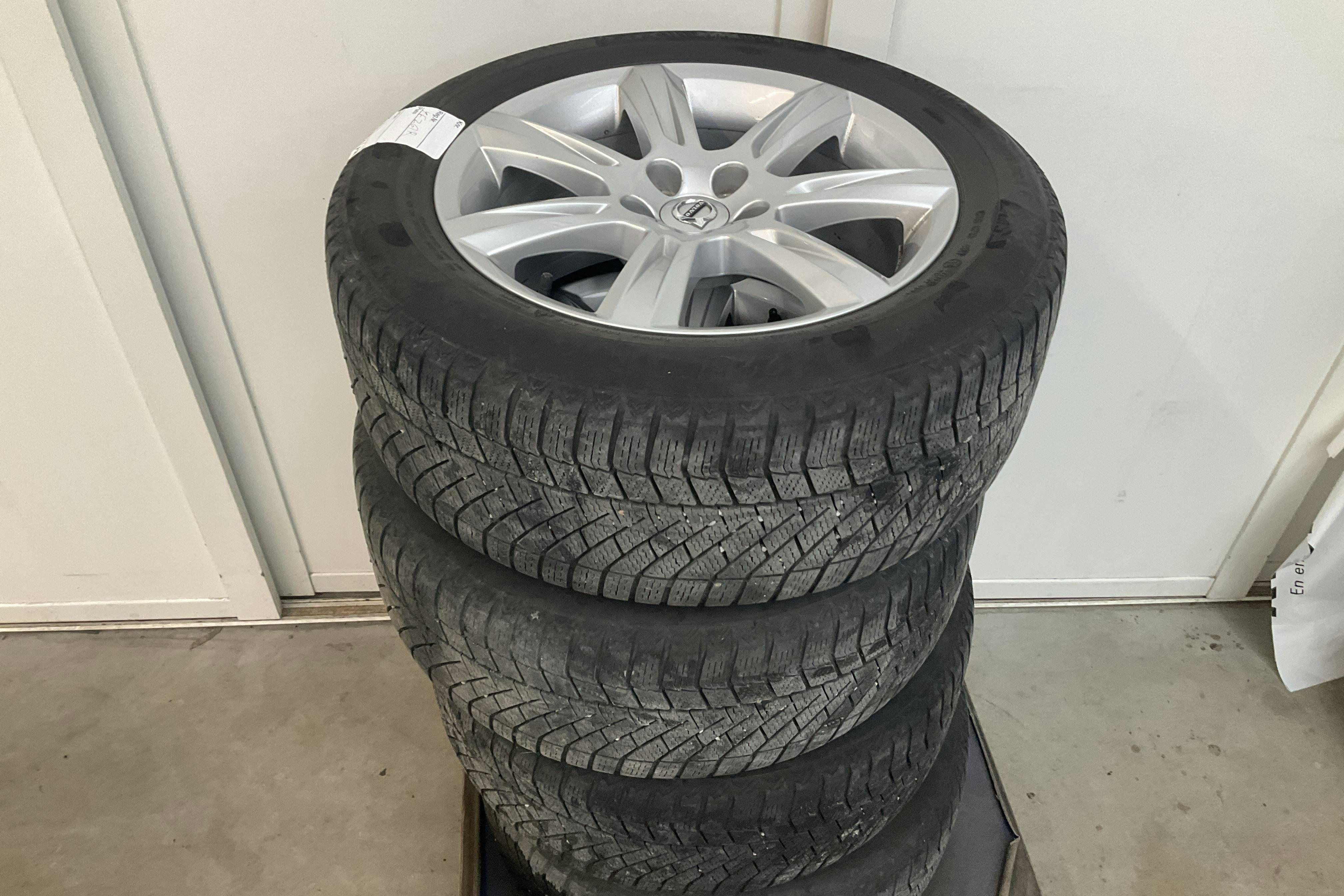 Vehicle Image 15