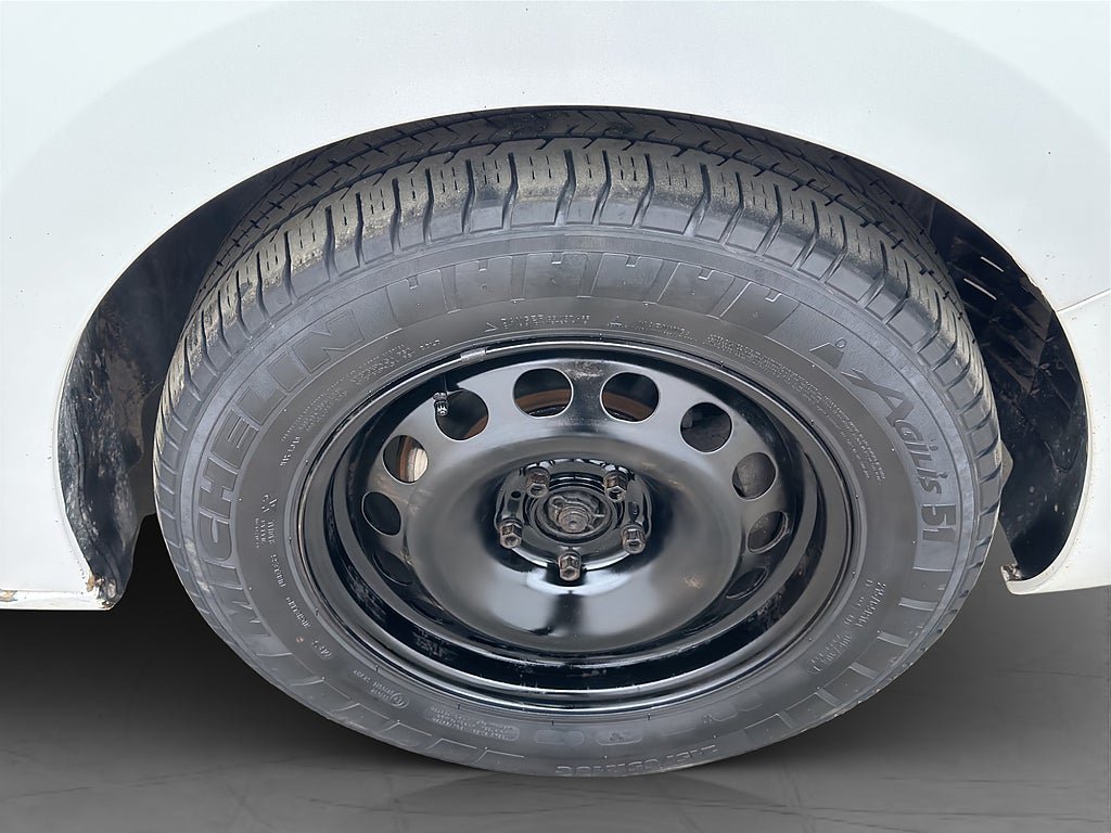 Vehicle Image 30