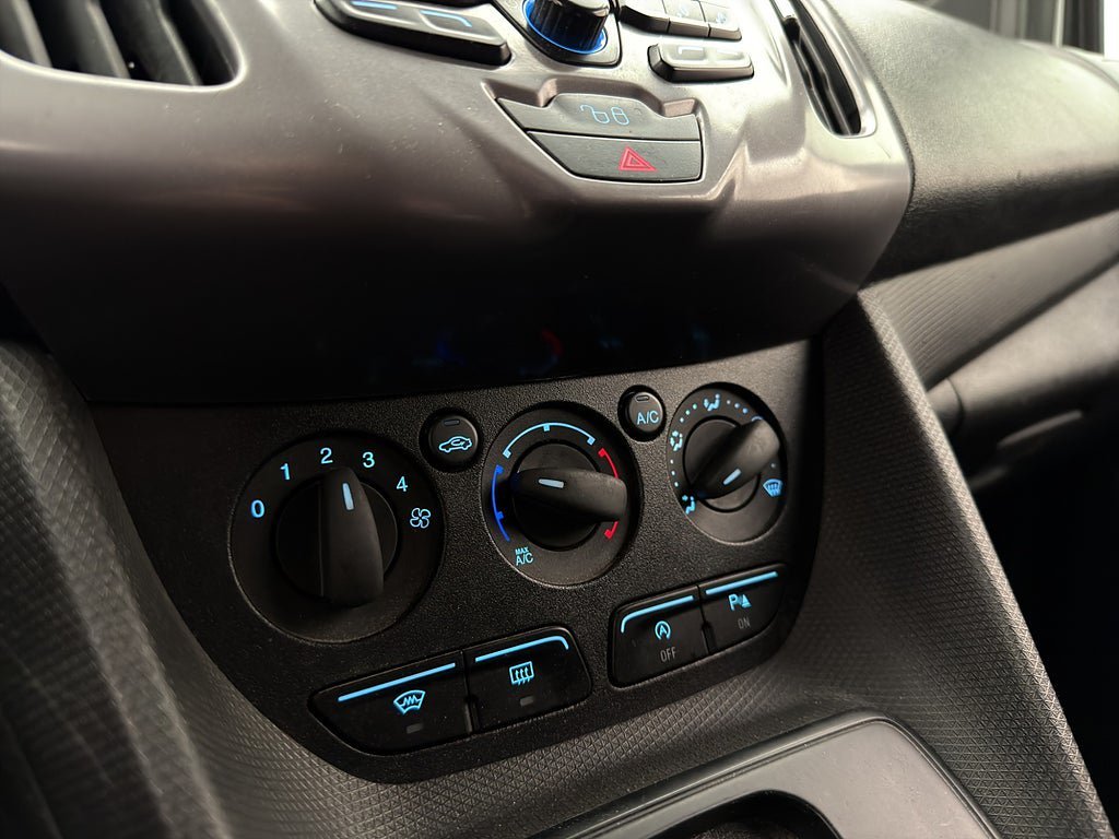 Vehicle Image 26