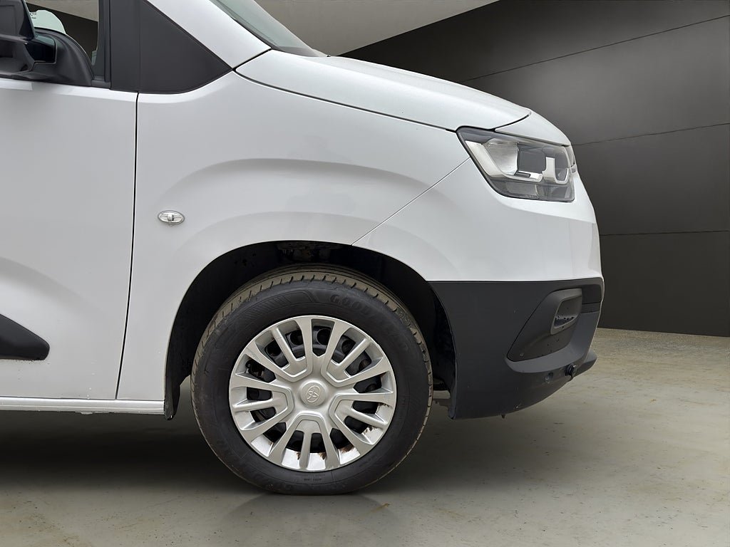 Vehicle Image 30