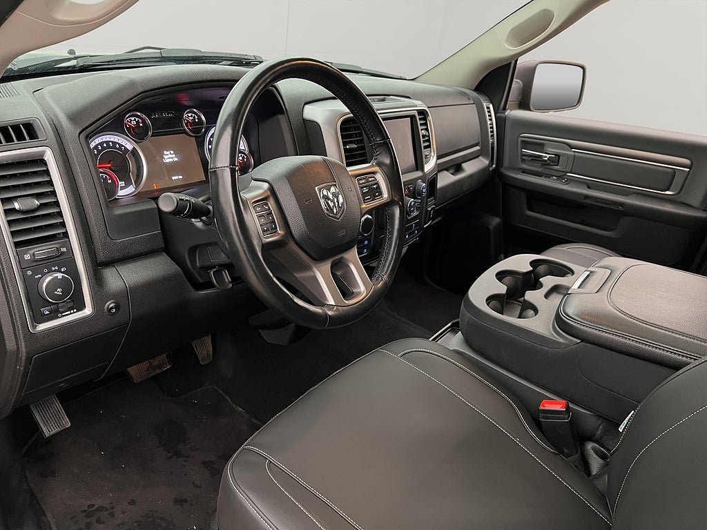 Vehicle Image 35