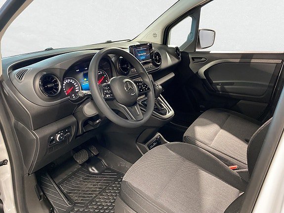 Vehicle Image 26