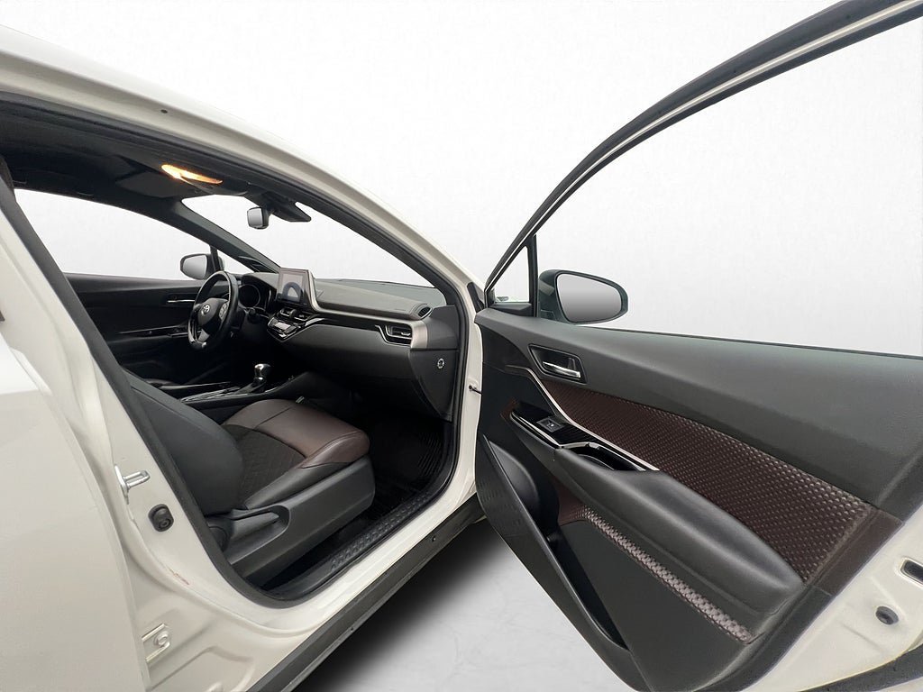 Vehicle Image 32