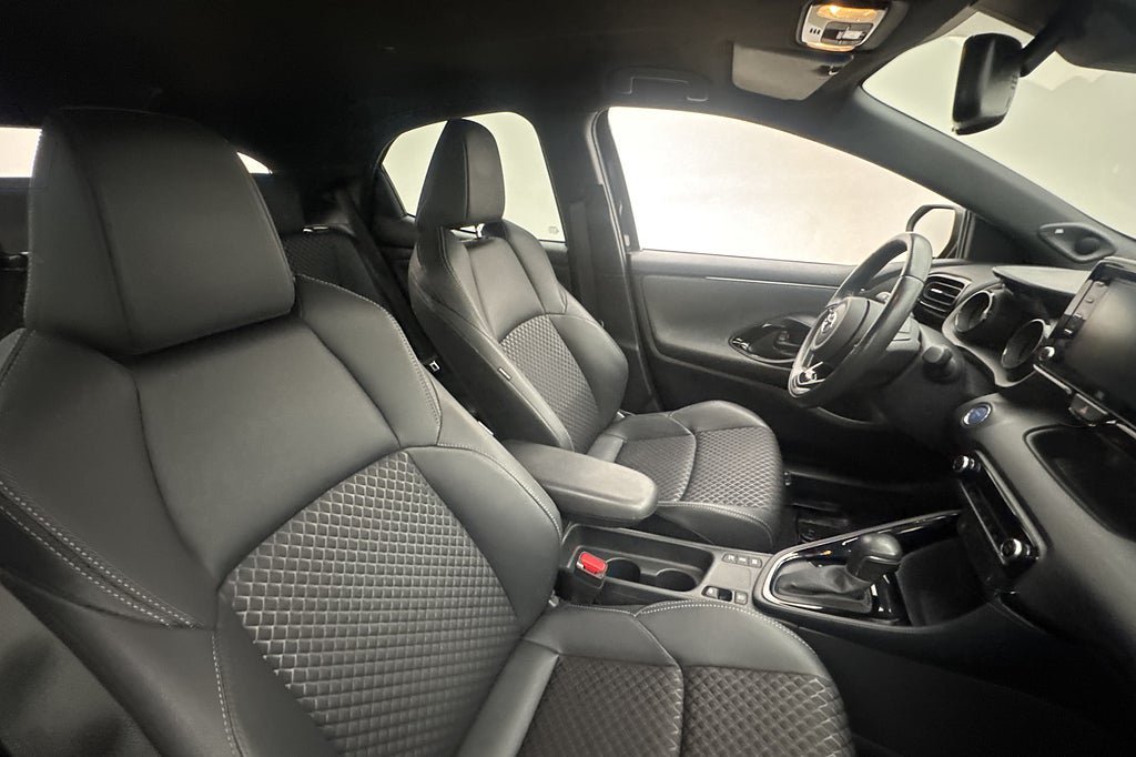 Vehicle Image 11