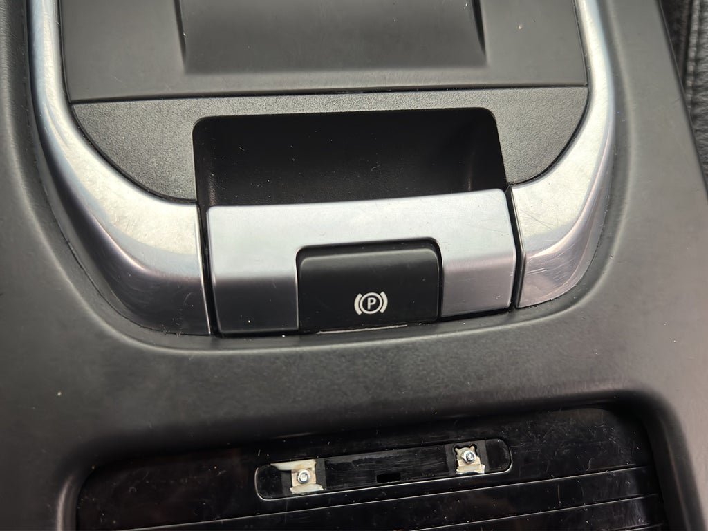 Vehicle Image 32