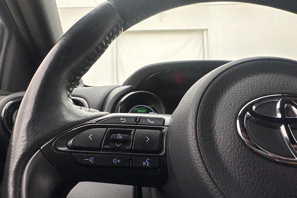 Vehicle Image 14