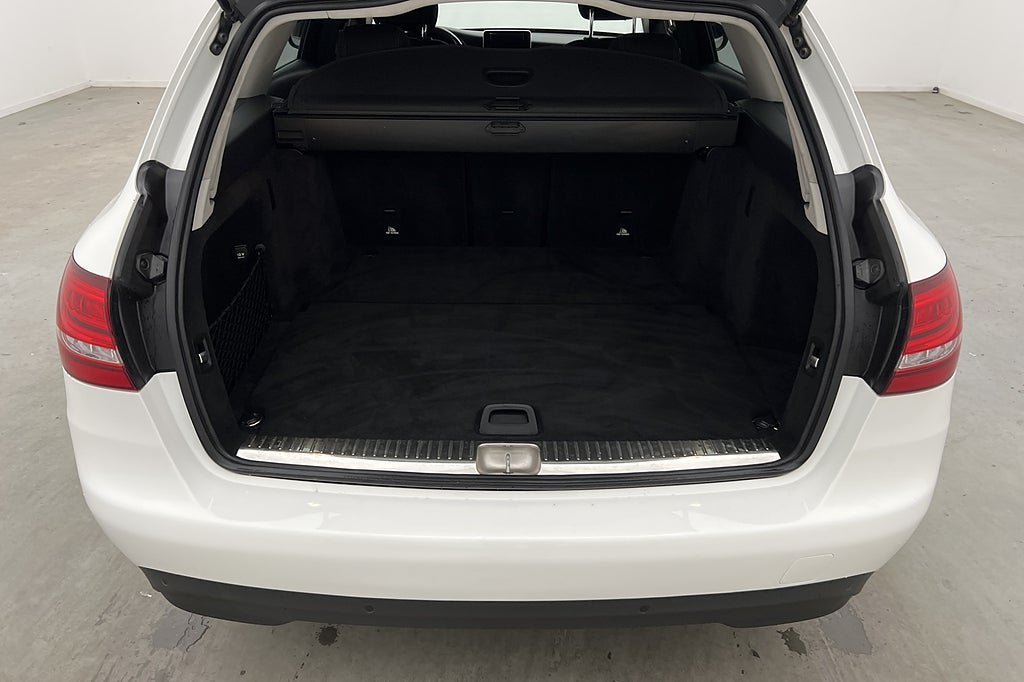 Vehicle Image 28