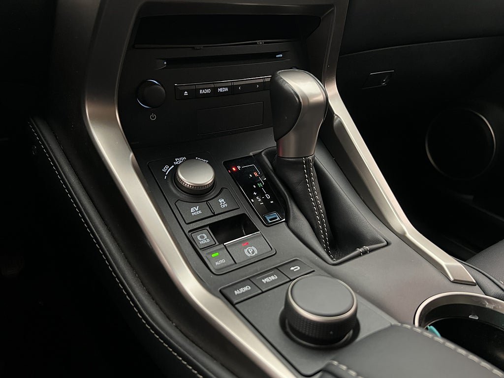 Vehicle Image 24