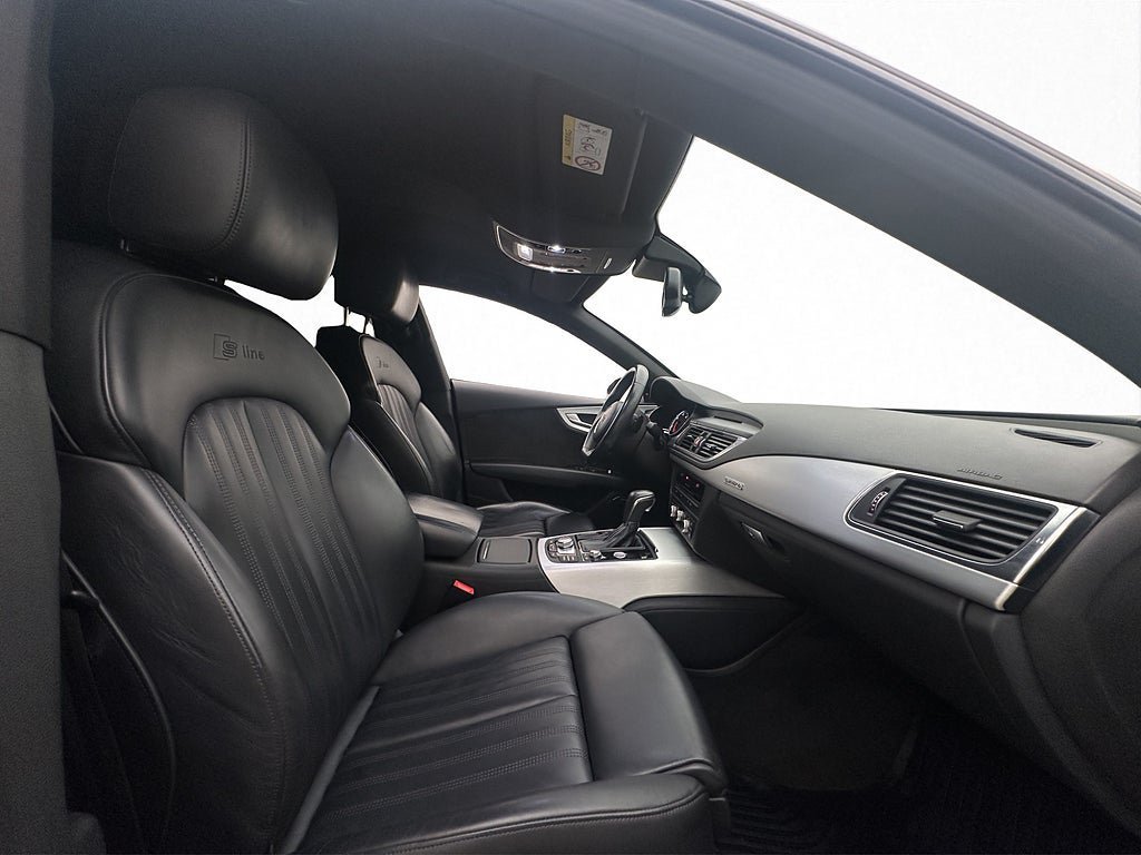 Vehicle Image 32