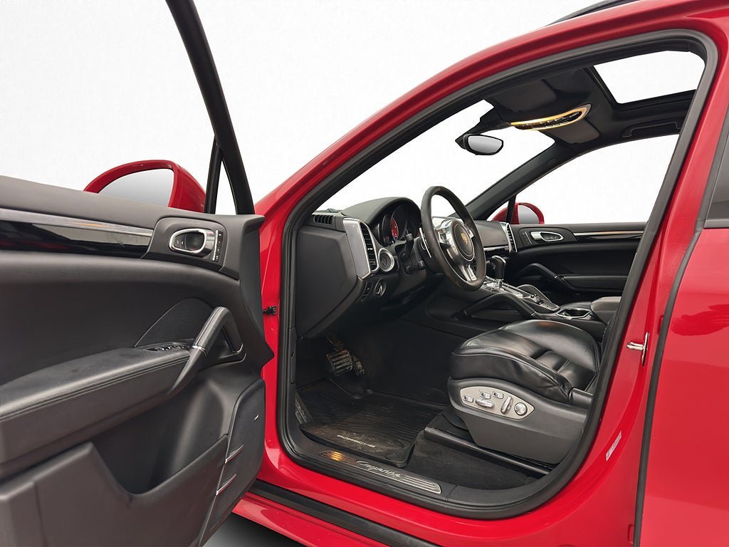 Vehicle Image 11