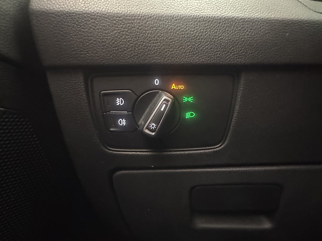 Vehicle Image 33