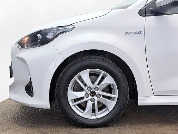 Vehicle Image 11