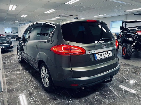 Vehicle Image 6