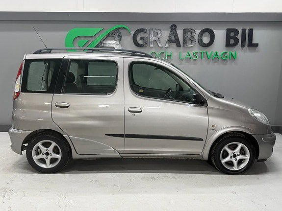 Vehicle Image 6