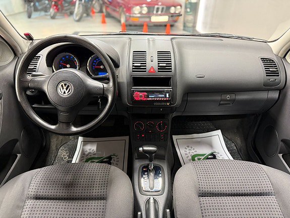 Vehicle Image 9