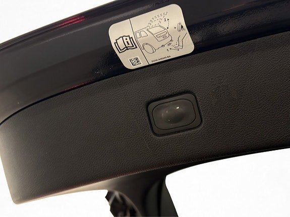 Vehicle Image 32