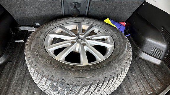 Vehicle Image 16