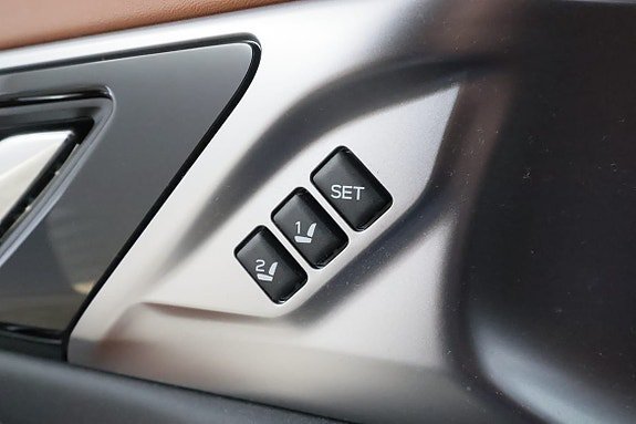 Vehicle Image 28