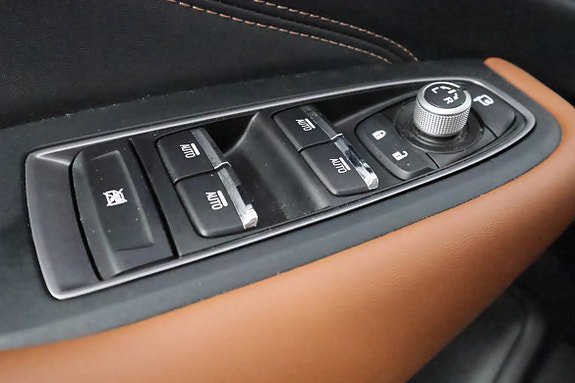 Vehicle Image 34