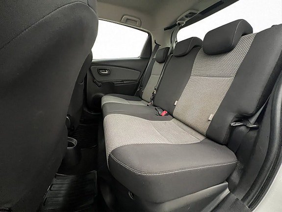 Vehicle Image 17
