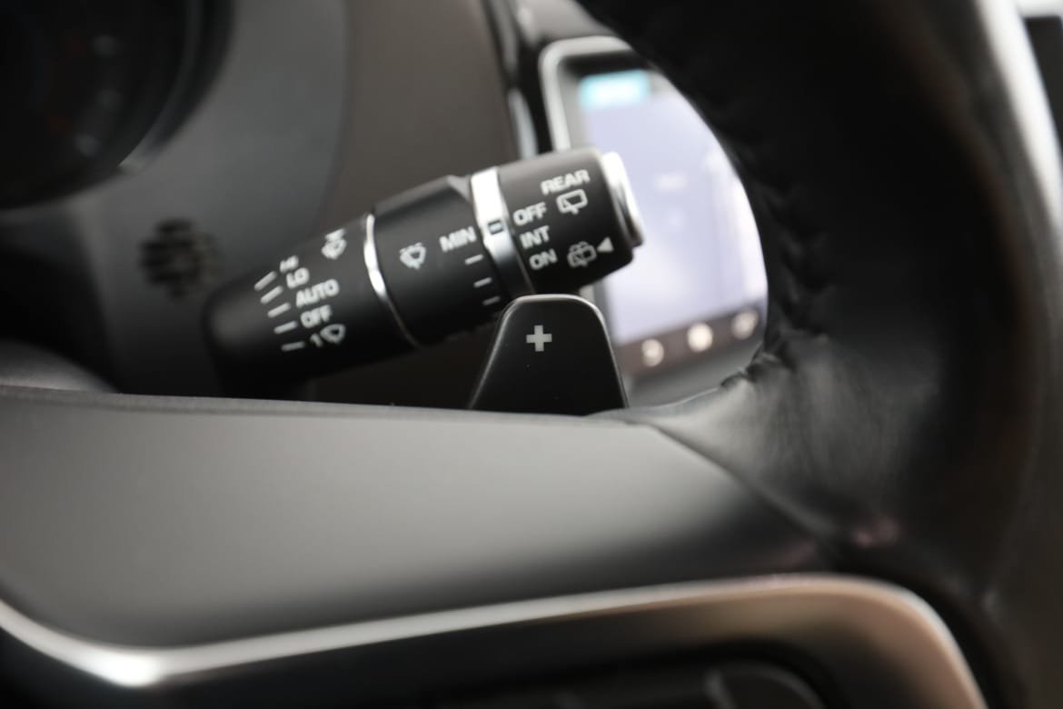 Vehicle Image 25
