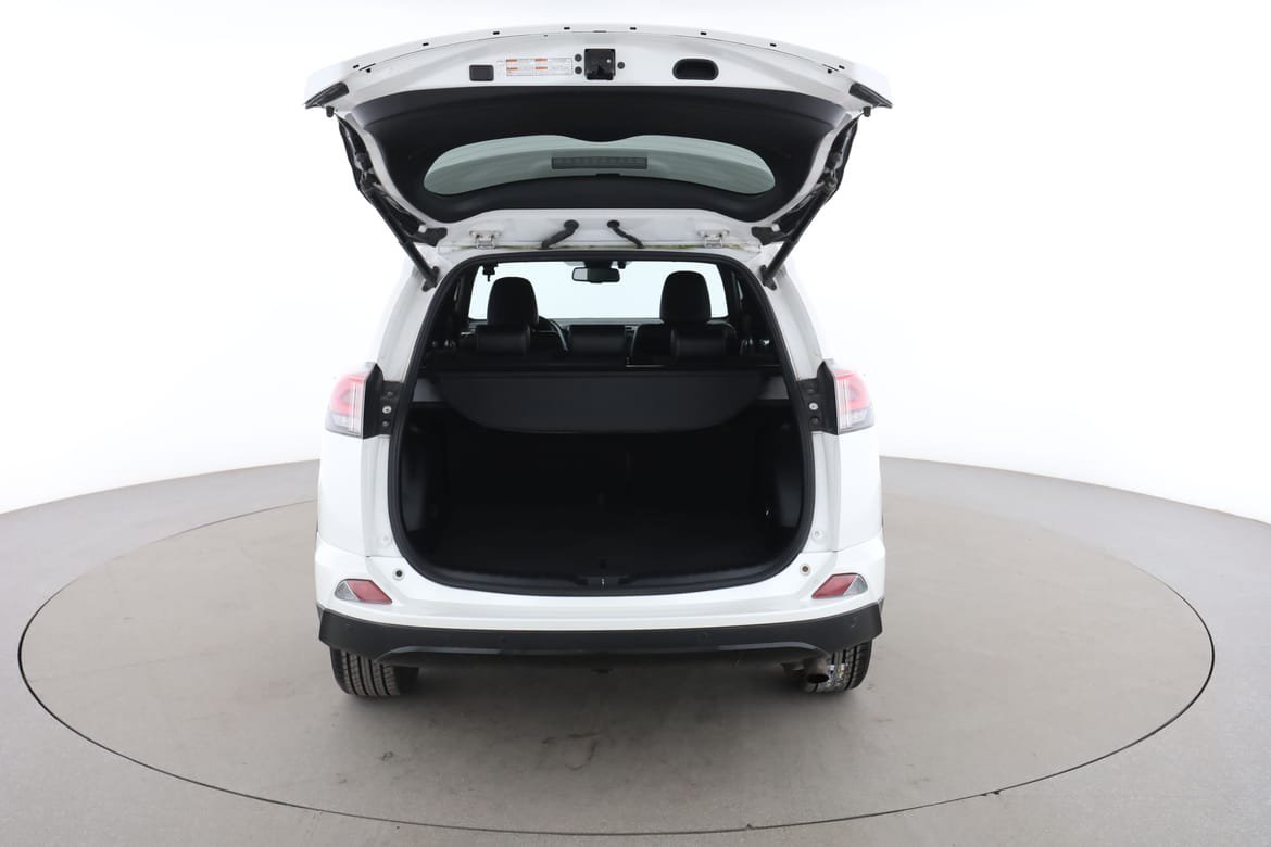 Vehicle Image 17