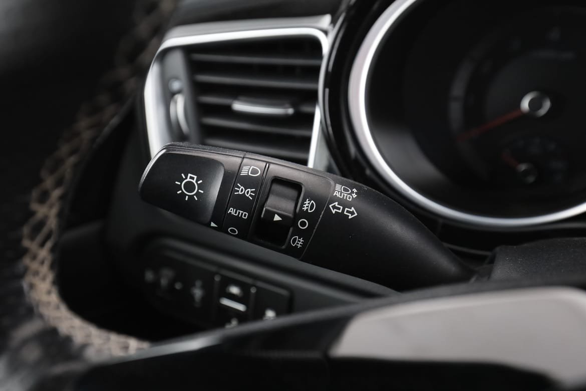 Vehicle Image 25