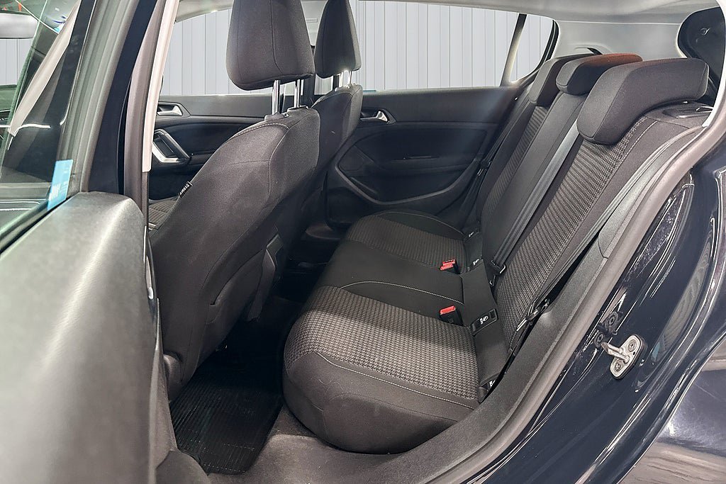 Vehicle Image 17