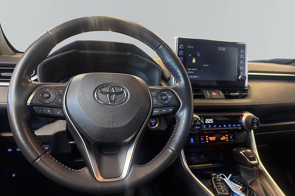 Vehicle Image 12