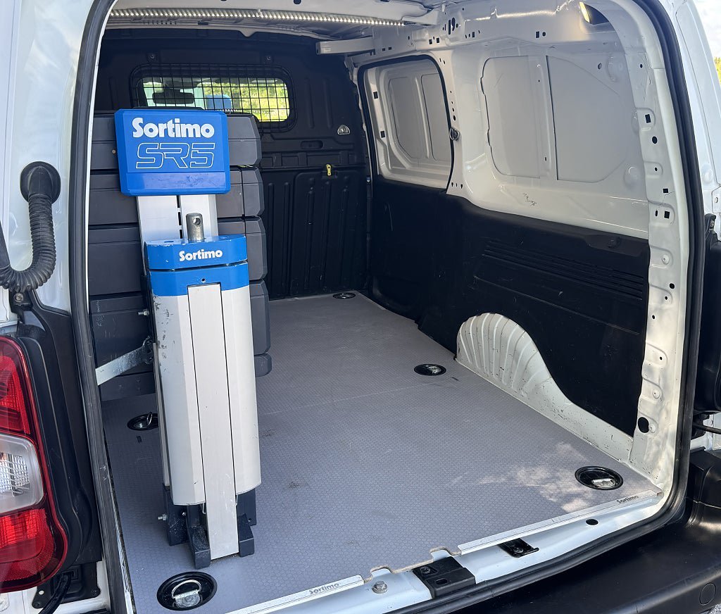 Vehicle Image 18