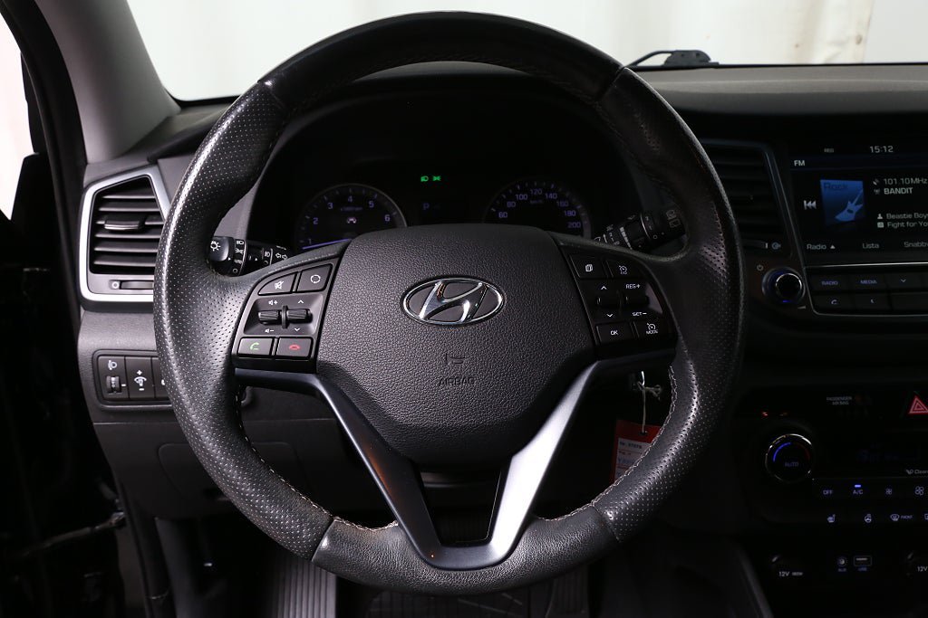 Vehicle Image 16
