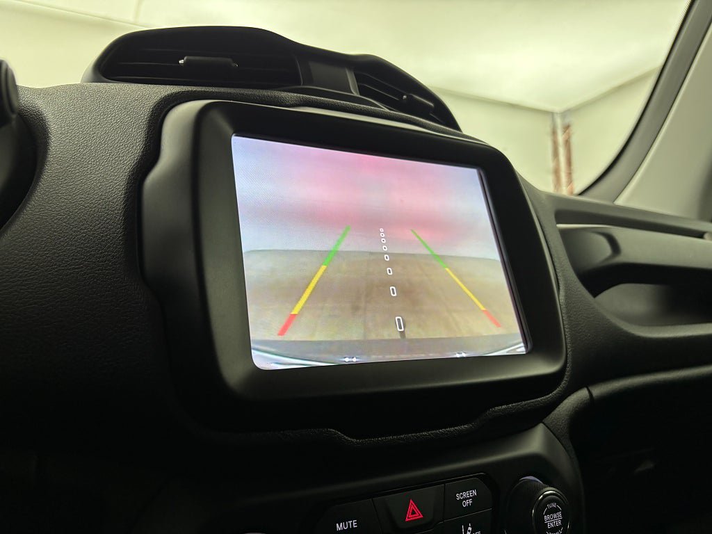 Vehicle Image 23