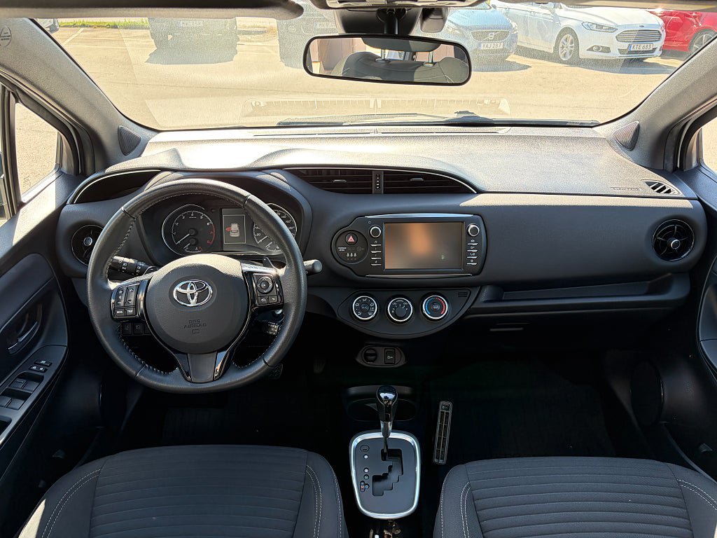 Vehicle Image 7