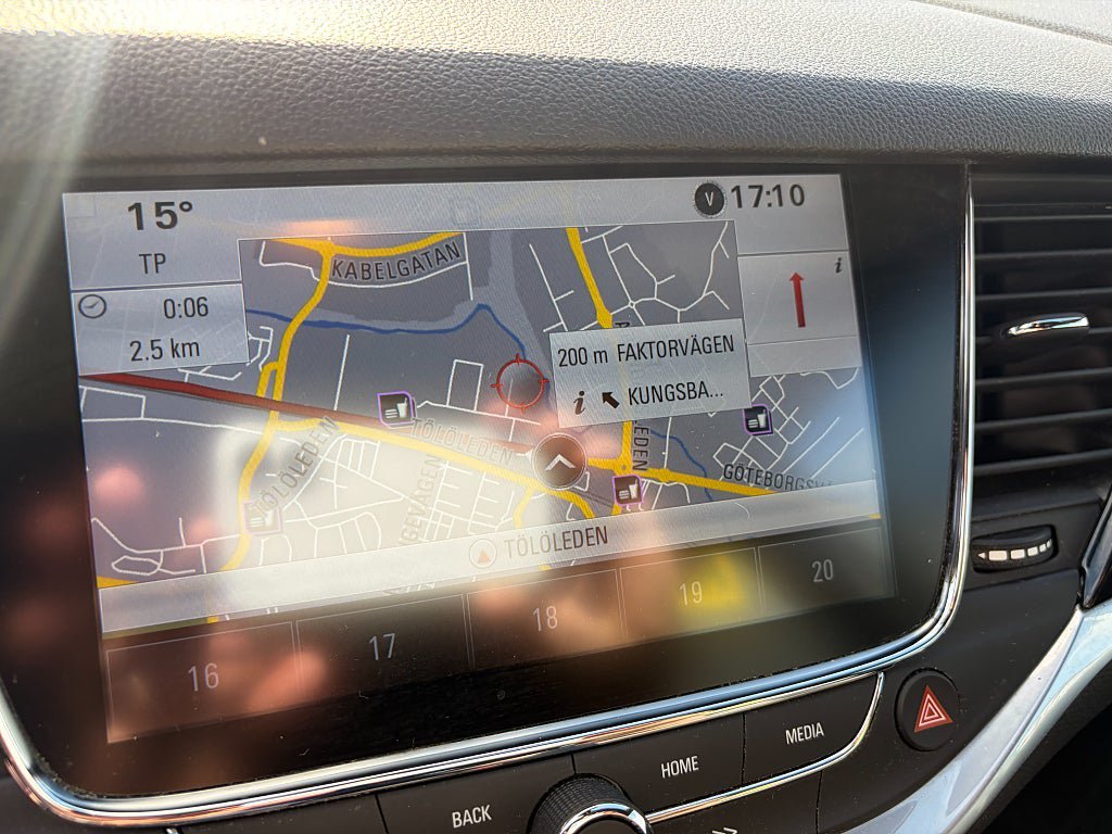 Vehicle Image 15