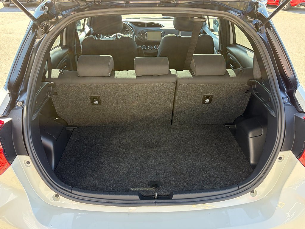 Vehicle Image 18